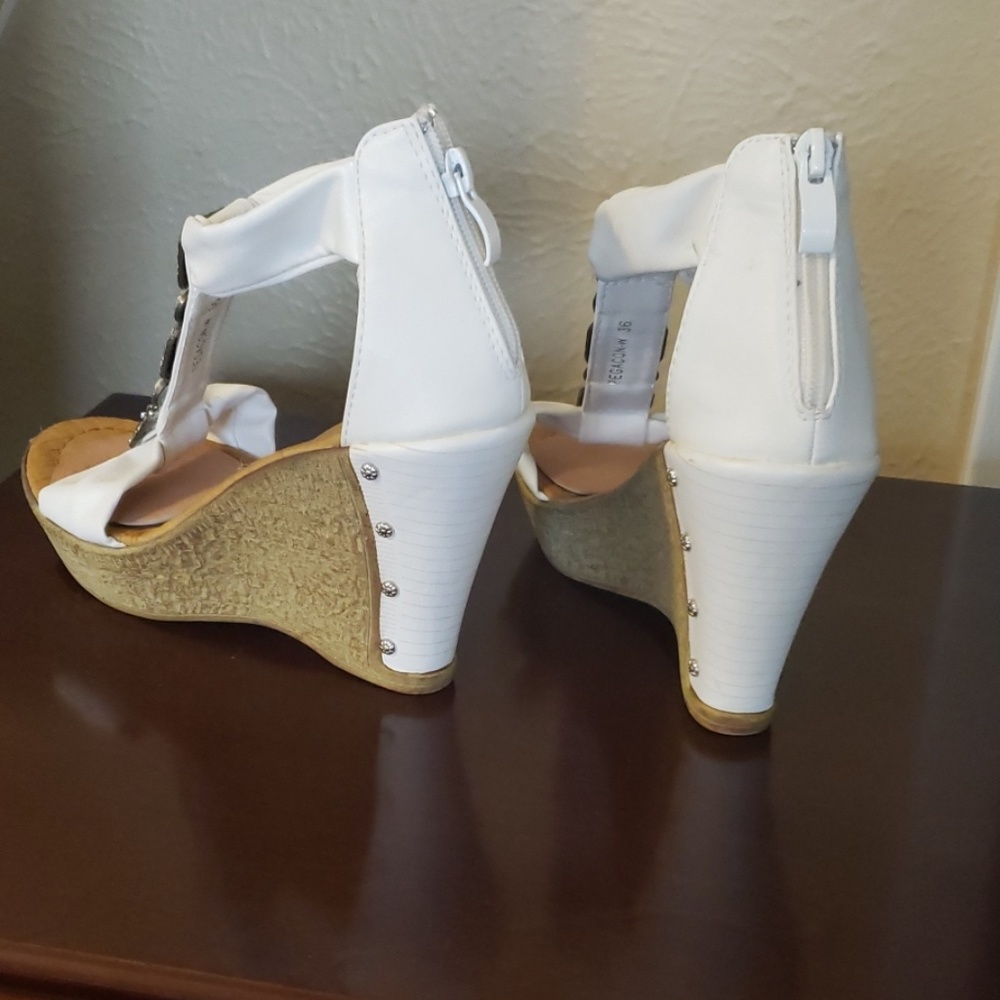 Patrizia Spring Step Wedges - Picture 3 of 3